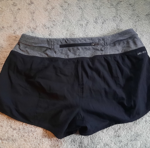 Nike Dri-fit Running shorts 4 pairs - Picture 6 of 12